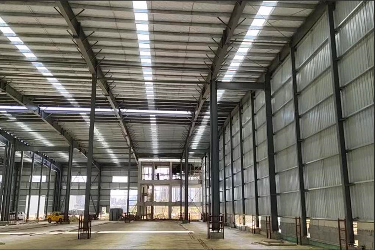 Bâtiment de la structure en acier pour l'atelier d'entrepôt industriel