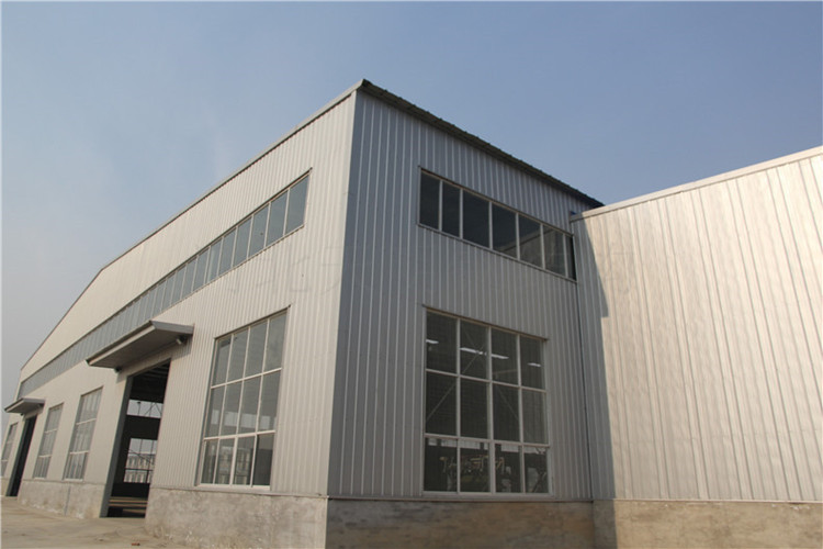 Bâtiment industriel de structure métallique fabriqué pour l'atelier