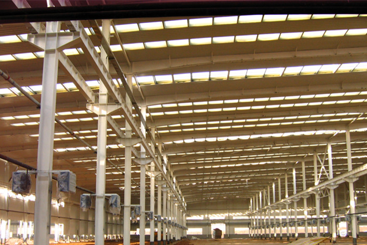 Atelier d'acier &agrave; cadre portail