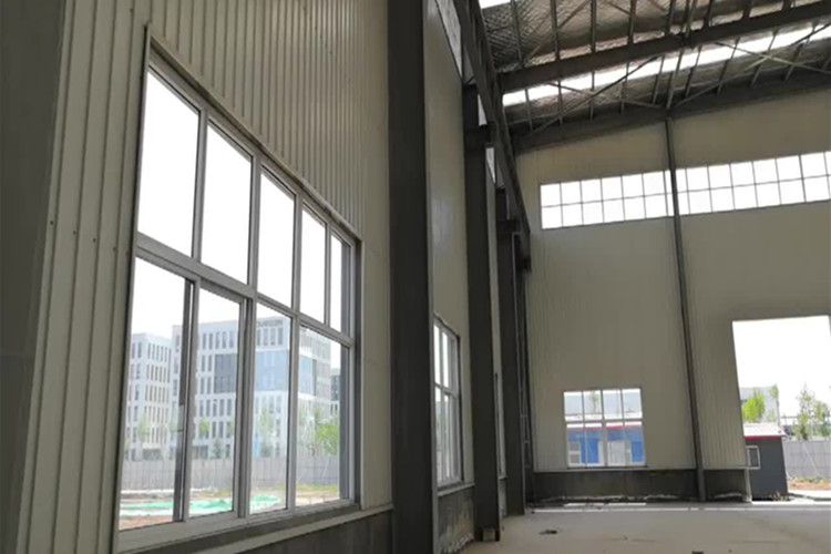 entrep&ocirc;t d'acier