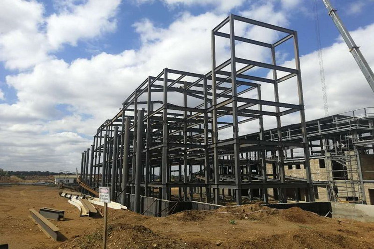 B&acirc;timents en acier multi-&eacute;tages