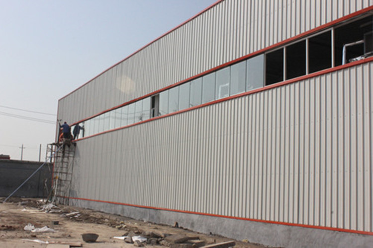 entrep&ocirc;t d'acier