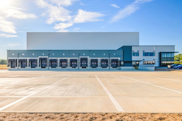 projet de structure en acier pour un entrep&ocirc;t