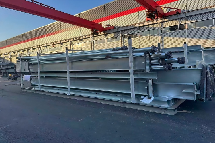 Fabrication de structures en acier pour la construction de bâtiments d'usine