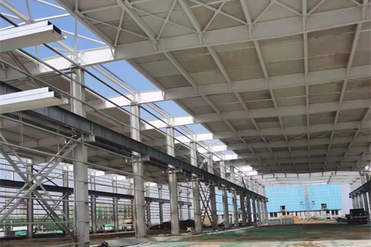 Bâtiment en acier préfabriqué pour les halls de production