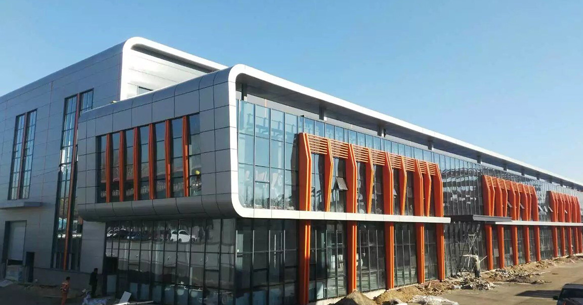 Atelier en acier-construction