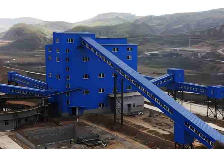 b&acirc;timent &agrave; structure m&eacute;tallique