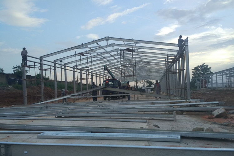 cadre en acier galvanis&eacute;