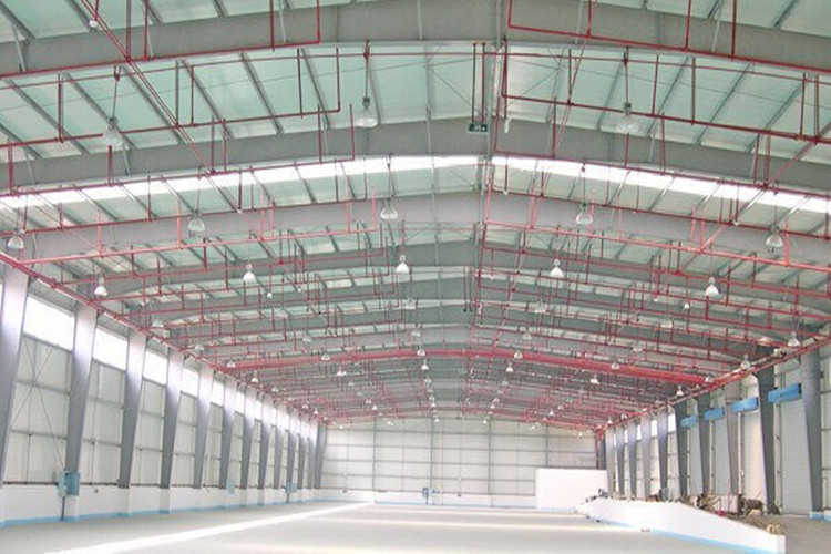 B&acirc;timent en acier de grande port&eacute;e