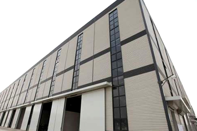 B&acirc;timent en acier &eacute;lev&eacute;