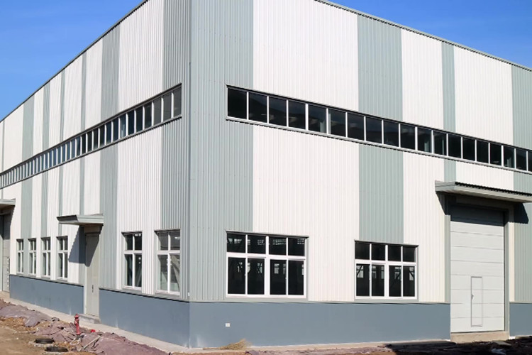 Bâtiment de structure en acier préfabriqué pour la construction d'ateliers industriels