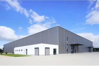 Projet de construction de structure en acier pour entrepôt