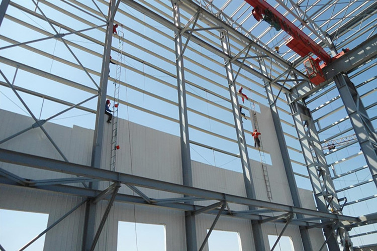 Atelier en acier l&eacute;ger