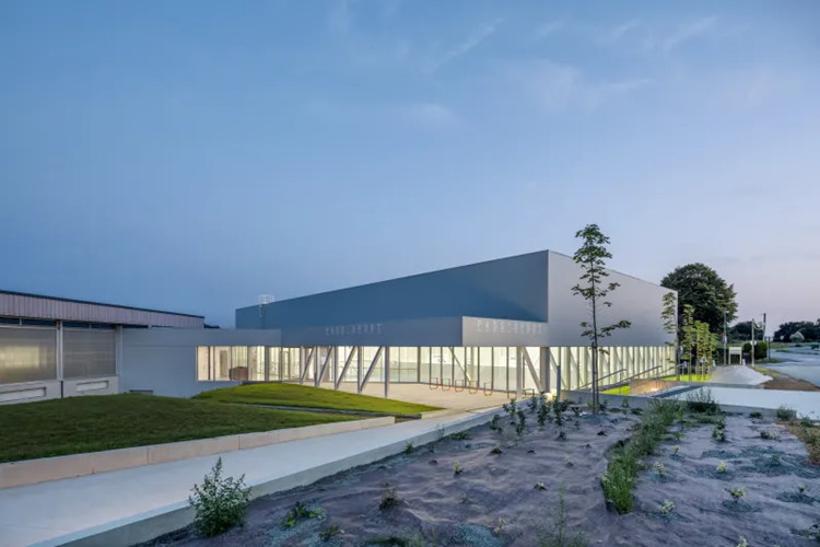 Structure du hall de sport