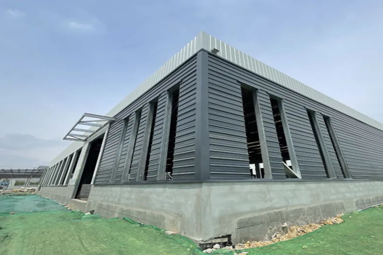 disposition horizontale en t&ocirc;le en acier