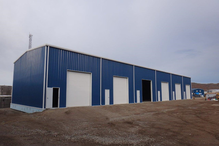 entrep&ocirc;t en acier