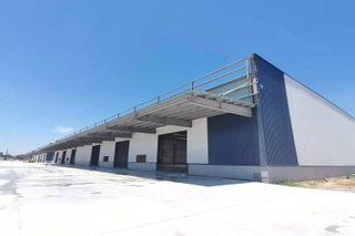 Bâtiment entrepôt de structure en acier pour la distribution et Logisctis