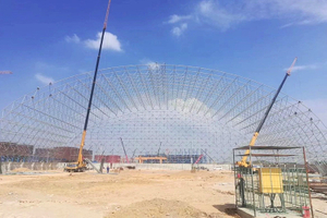 Structure en acier à grille de grande portée pour hangar à charbon sec