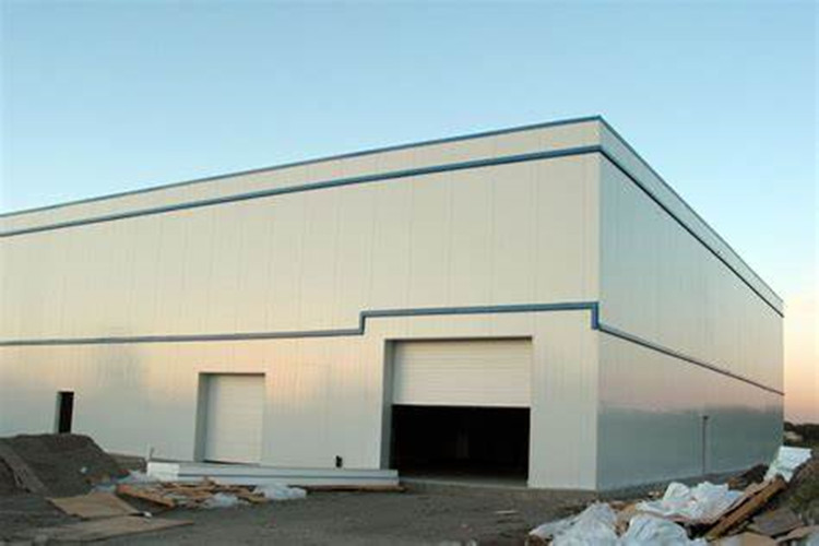 Entrep&ocirc;t de structure en acier l&eacute;ger